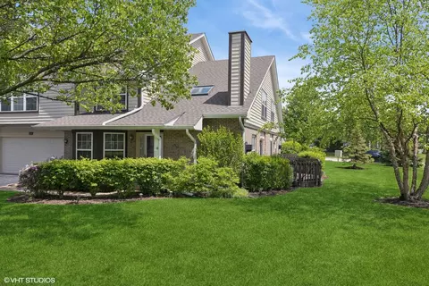 8060 Capra Trl, Darien, IL 60561