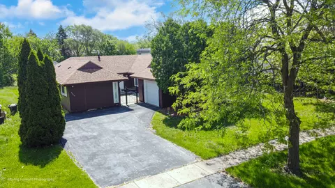 3313 Montmarte Ave, Hazel Crest, IL 60429