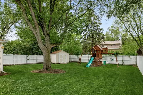 2201 Robin Ln, Rolling Meadows, IL 60008 photo 33