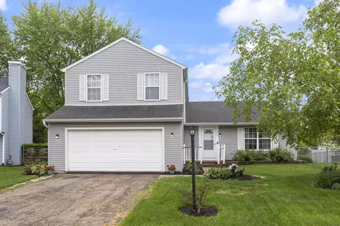 111 Canton Ln, Streamwood, IL 60107