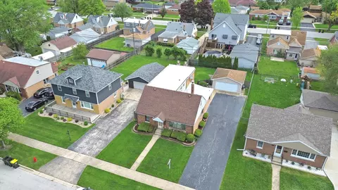 10837 S Mcvicker Ave, Chicago Ridge, IL 60415