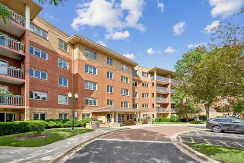 730 Creekside Dr #208C, Mount Prospect, IL 60056