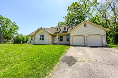 203 E Harrison St, Harvard, IL 60033