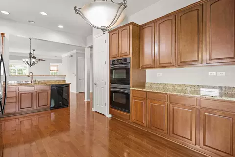 3852 Valhalla Dr, Elgin, IL 60124 photo 9