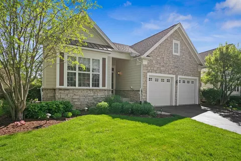 3852 Valhalla Dr, Elgin, IL 60124 photo 4