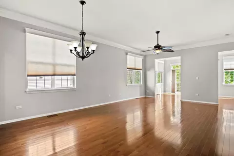 3852 Valhalla Dr, Elgin, IL 60124 photo 10