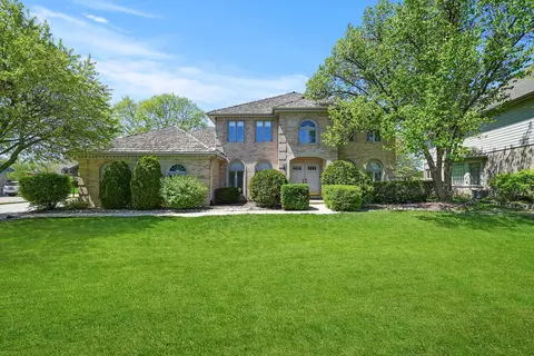 642 Lake Trail Dr, Palos Park, IL 60464