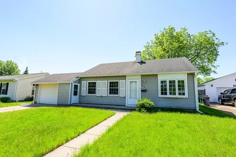 413 Arlington Dr, Romeoville, IL 60446