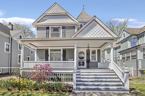 1316 Elmwood Ave, Evanston, IL 60201