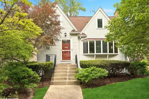 215 S Pine St, Mount Prospect, IL 60056
