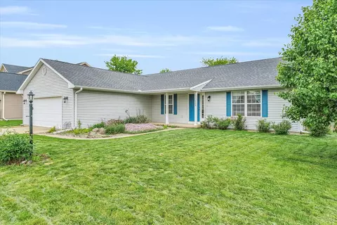 102 Prairie Rose Ln, Savoy, IL 61874