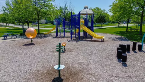 519 Hampton Cir, Bartlett, IL 60103 photo 26