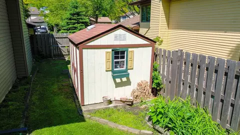 519 Hampton Cir, Bartlett, IL 60103 photo 19