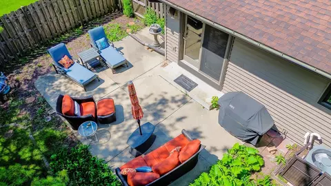 519 Hampton Cir, Bartlett, IL 60103 photo 16