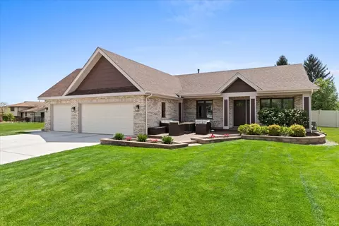 16720 Old Barn Ct, Tinley Park, IL 60477