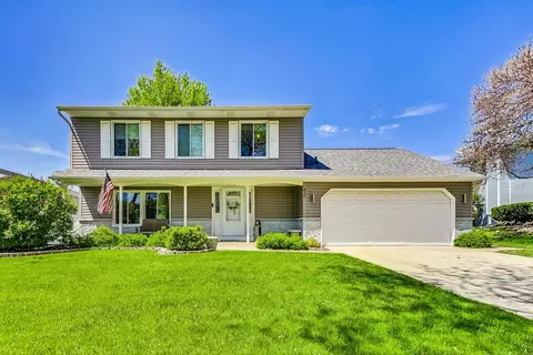 830 Longford Dr, Roselle, IL 60172