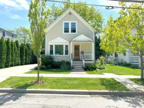 717 Elm St, Park Ridge, IL 60068
