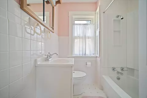 Bath - 1701 E Jackson St, Bloomington, IL 61701 photo 2 of 4