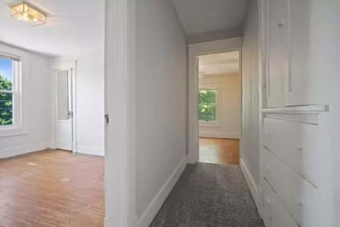 Entry Way - 1701 E Jackson St, Bloomington, IL 61701 photo 2 of 2