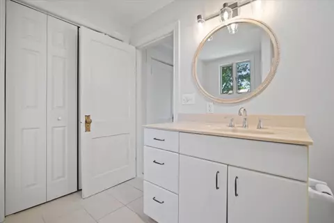 Bath - 1701 E Jackson St, Bloomington, IL 61701 photo 4 of 4