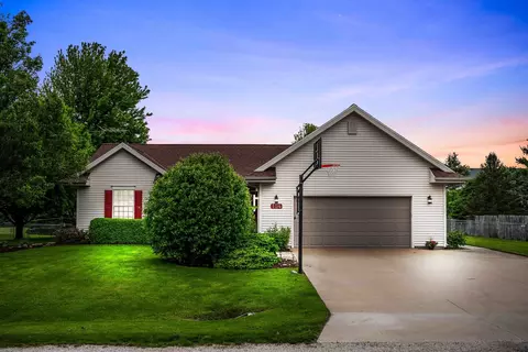Exterior - 104 S Pintail Ln, Downs, IL 61736 photo 2 of 12
