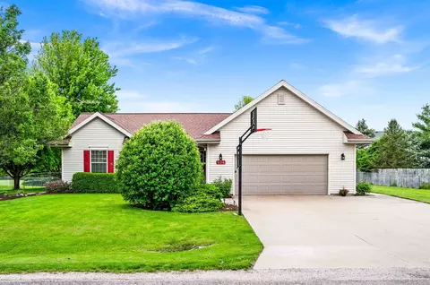 104 S Pintail Ln, Downs, IL 61736