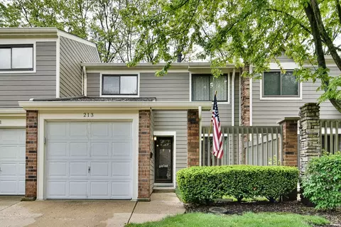 213 W Hanover Pl, Mount Prospect, IL 60056
