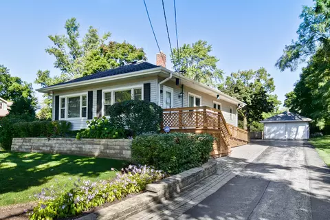 4052 Old Grand Ave, Gurnee, IL 60031