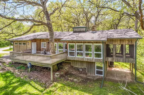 713 Kaskaskia Dr, Dixon, IL 61021