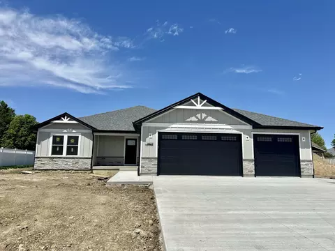 1007 Hummingbird Ln, Peotone, IL 60468