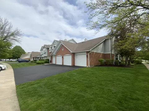 864 Quin Ct #102, Naperville, IL 60563
