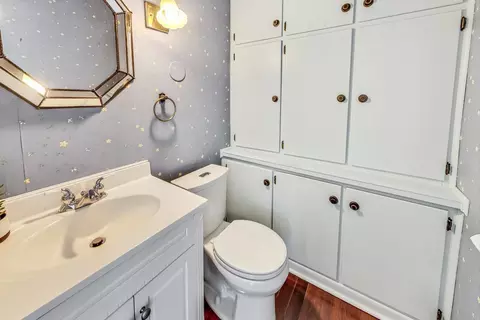 Bath - 174 Addison Rd, Riverside, IL 60546 photo 1 of 2