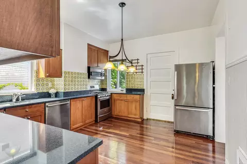 Kitchen - 174 Addison Rd, Riverside, IL 60546 photo 1 of 2