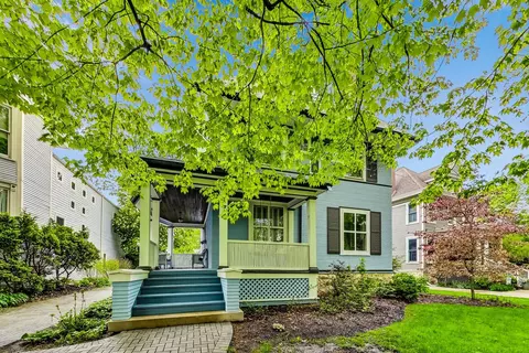 Exterior - 174 Addison Rd, Riverside, IL 60546 photo 3 of 14