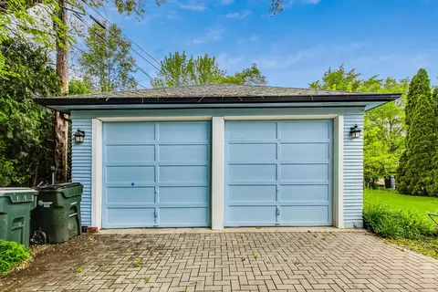 Exterior - 174 Addison Rd, Riverside, IL 60546 photo 11 of 14