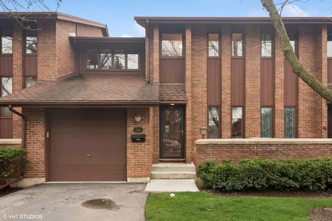 1212 Beau Dr, Park Ridge, IL 60068