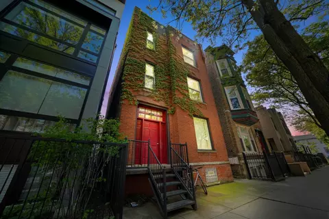 1909 W Ohio St, Chicago, IL 60622