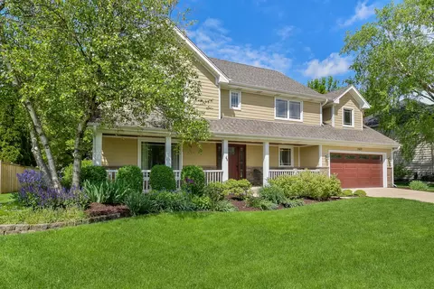 2809 Wedgewood Dr, Naperville, IL 60565