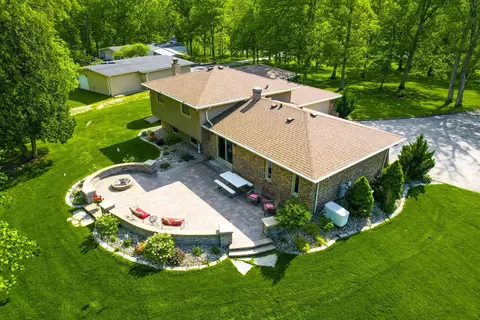 516 E Bemes Rd, Crete, IL 60417 photo 2