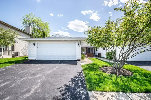 935 Westfield Ln, Schaumburg, IL 60193