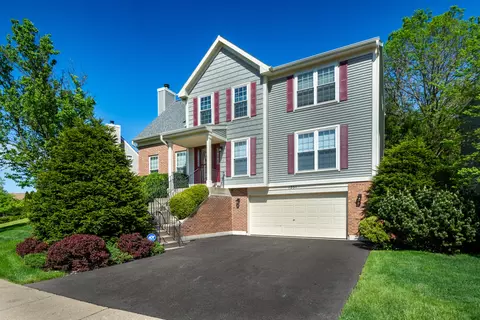 1251 Edgewater Ln, Antioch, IL 60002