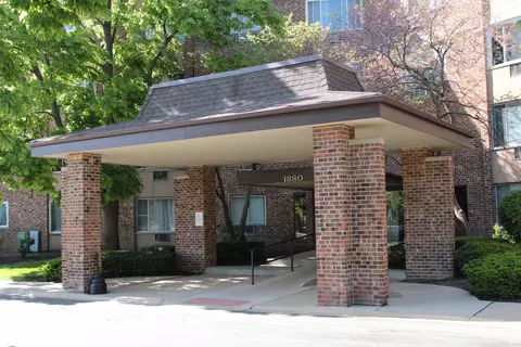1880 Bonnie Ln #122, Hoffman Estates, IL 60169