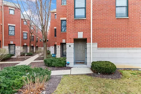 4046 N Clark St #M, Chicago, IL 60613