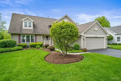 140 Carmella Dr, Crystal Lake, IL 60012