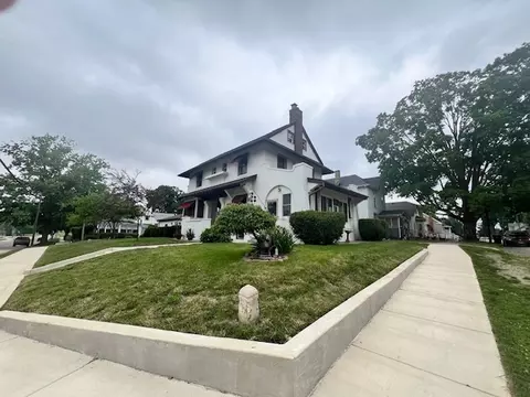 702 N Center St, Clinton, IL 61727