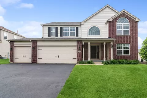 760 Jorstad Dr, North Aurora, IL 60542