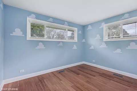 Bedroom - 433 Turf Ln, Wheaton, IL 60187 photo 2 of 3