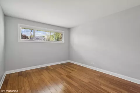 Bedroom - 433 Turf Ln, Wheaton, IL 60187 photo 1 of 3
