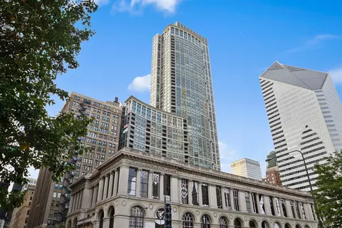 130 N Garland Ct #2904, Chicago, IL 60602