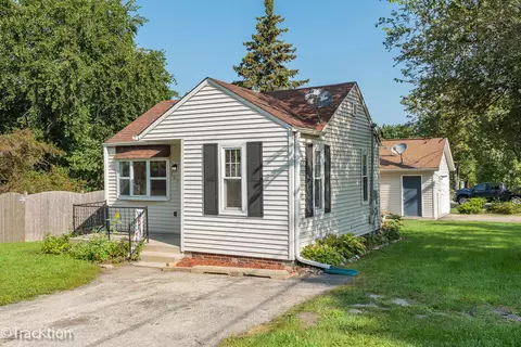 407 E Lake Ave, Round Lake Beach, IL 60073